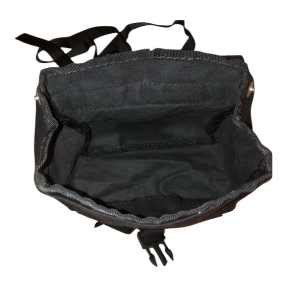 Vintage Moschino Black Backpack with Red Heart - Picture 3 of 4